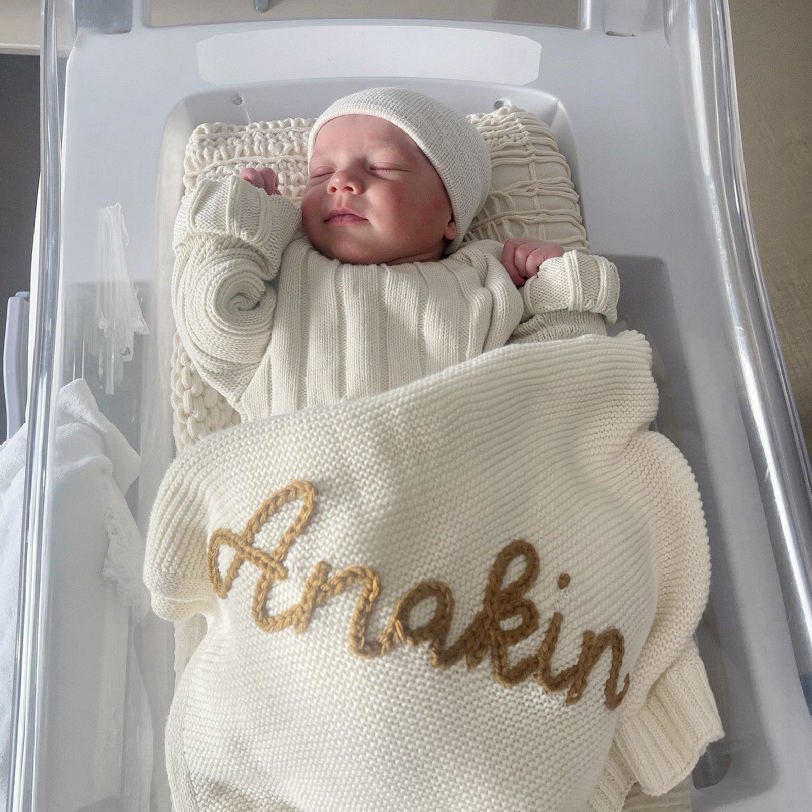 Hand Embroidered Baby Name Blanket – Handmade Knit Personalized Blanket, Luxury Newborn Keepsake Gift